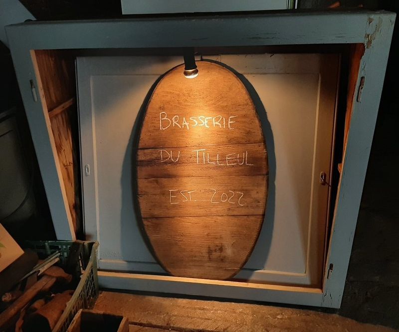 Lights on wooden plate